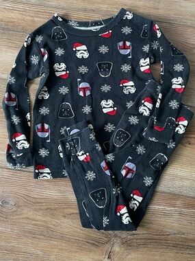 Gap Star Wars Vader & Stormtrooper Snowflake Pajamas. Boys size 3T.